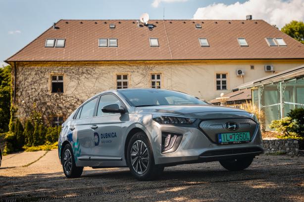 Prvé elektrické vozidlo dubnickej samosprávy