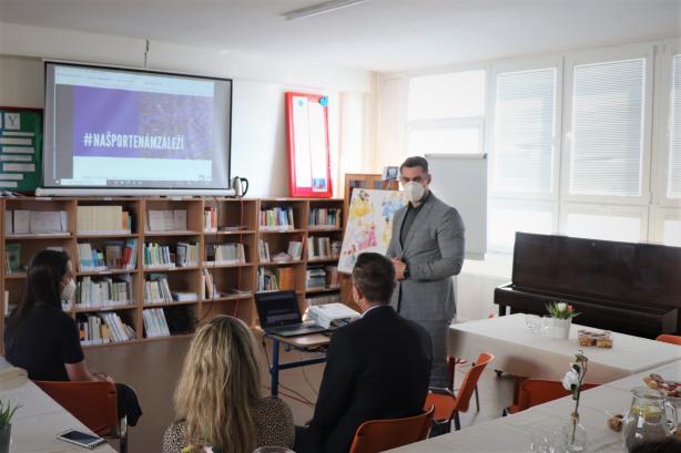 Návšteva splnomocnenca vlády pre mládež a&nbsp;šport Karola Kučeru