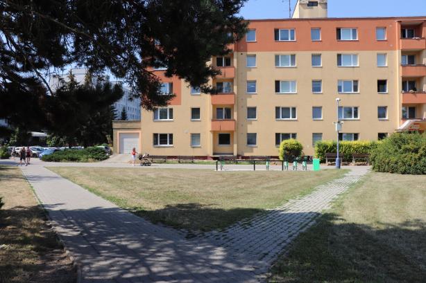 Parkovisko pri poliklinike - aktuálny stav 