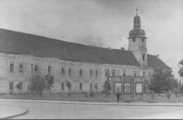 Hstorická fotografia Dubnického kaštieľa 