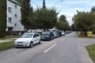 Vozidlá zaparkované na Pionierskej ulici.